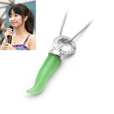林依晨代言希臘戀人小辣椒墜