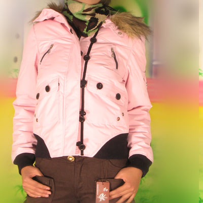 羽融融高級(jí)外貿(mào)女士羽絨服