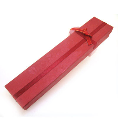 紅色精品帶玫瑰紋理特種紙項(xiàng)鏈?zhǔn)宙滈L(zhǎng)盒