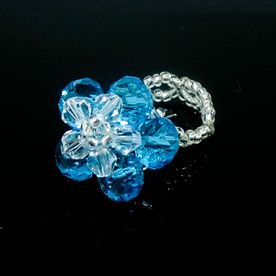 玫瑰花藍色水晶戒指